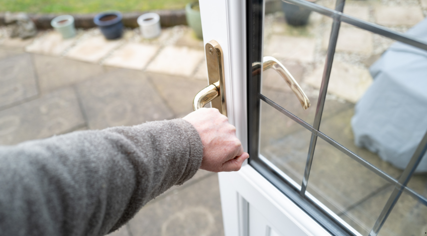 martin lewis warns homeowners with double glazing after everest's administration